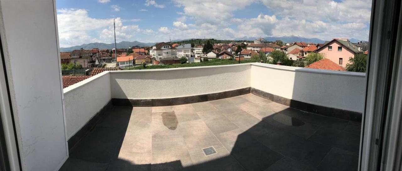 Hotel Apollonia Gjakova Esterno foto