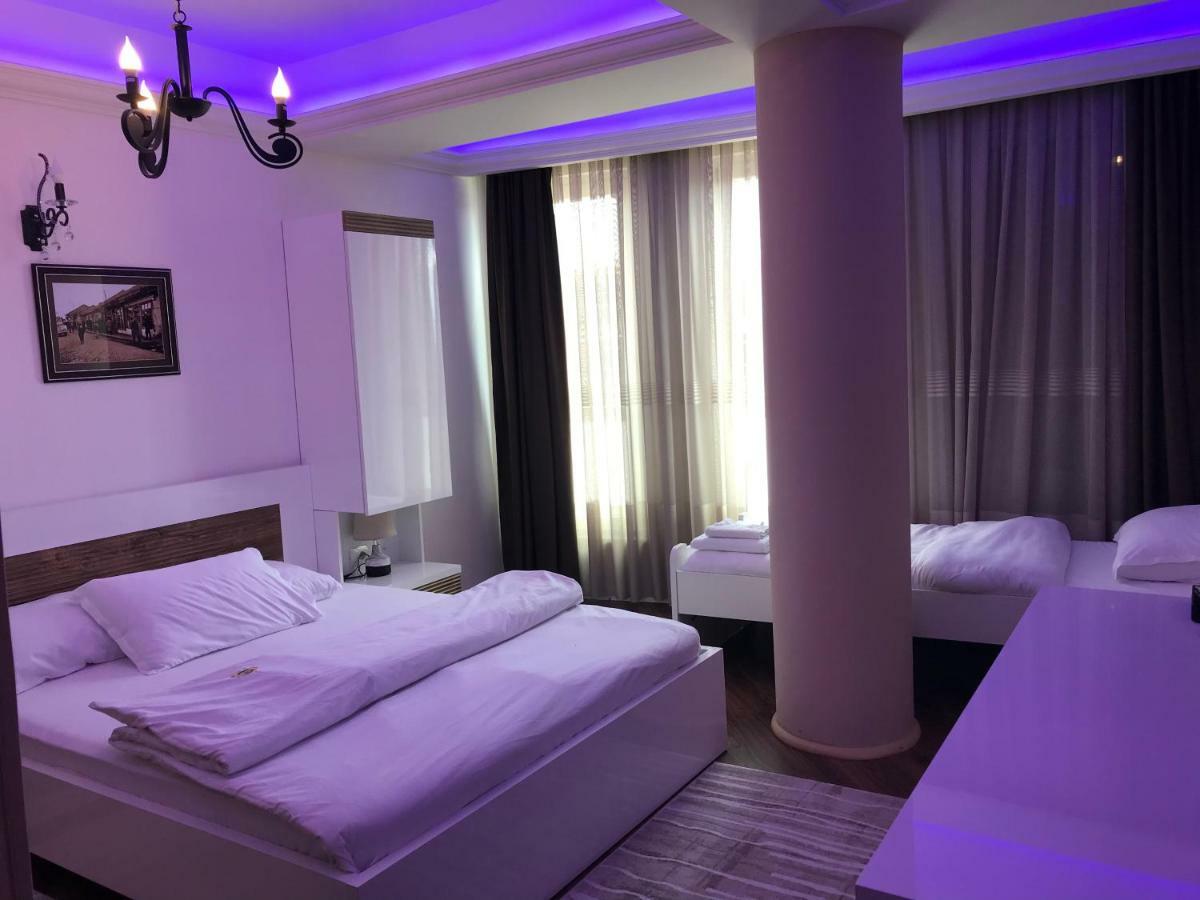 Hotel Apollonia Gjakova Esterno foto