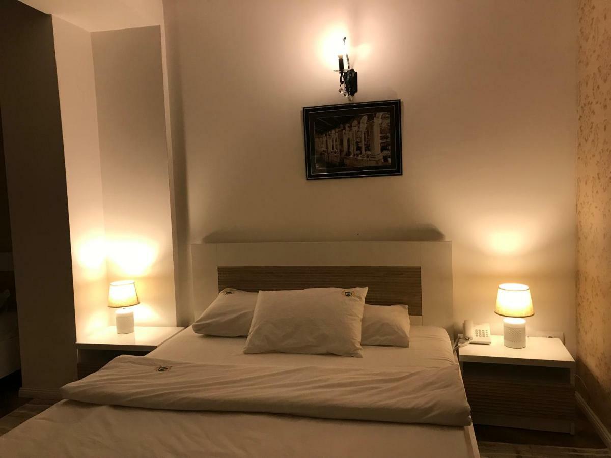 Hotel Apollonia Gjakova Esterno foto